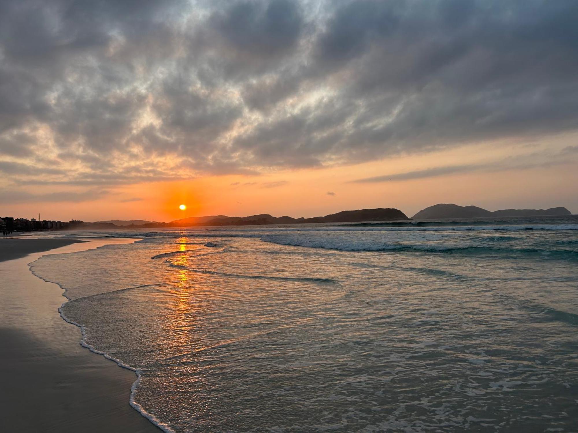 Lindo Apto, Predio Beira Mar Com Piscina E Hidro * Cabo Frio